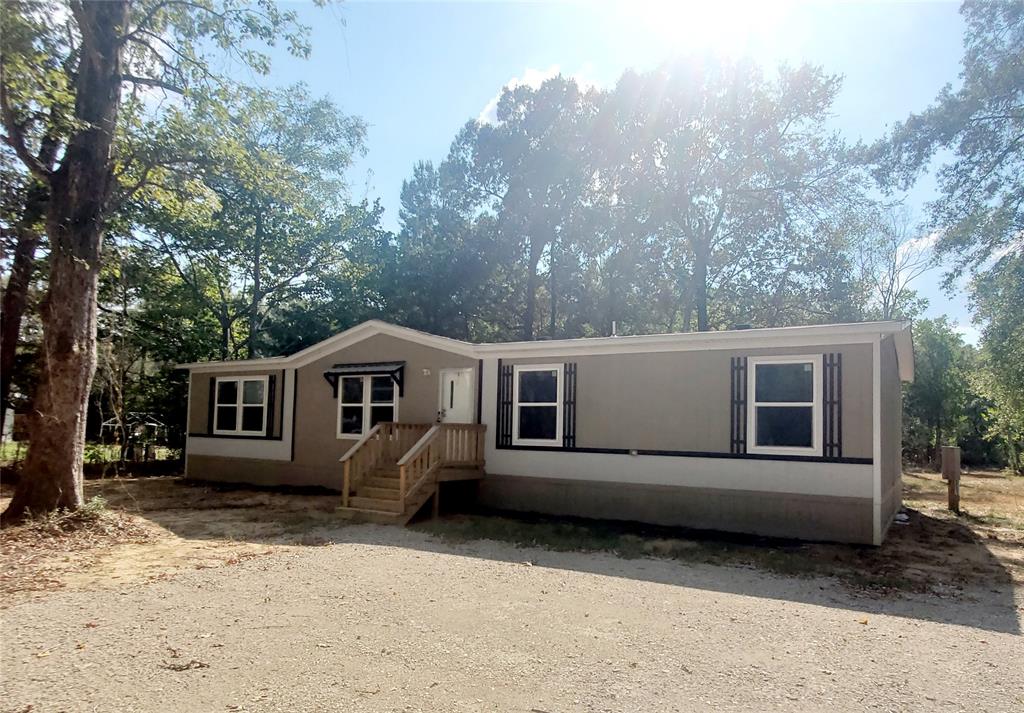 581  County Road 2343  Dayton Texas 77535, 52