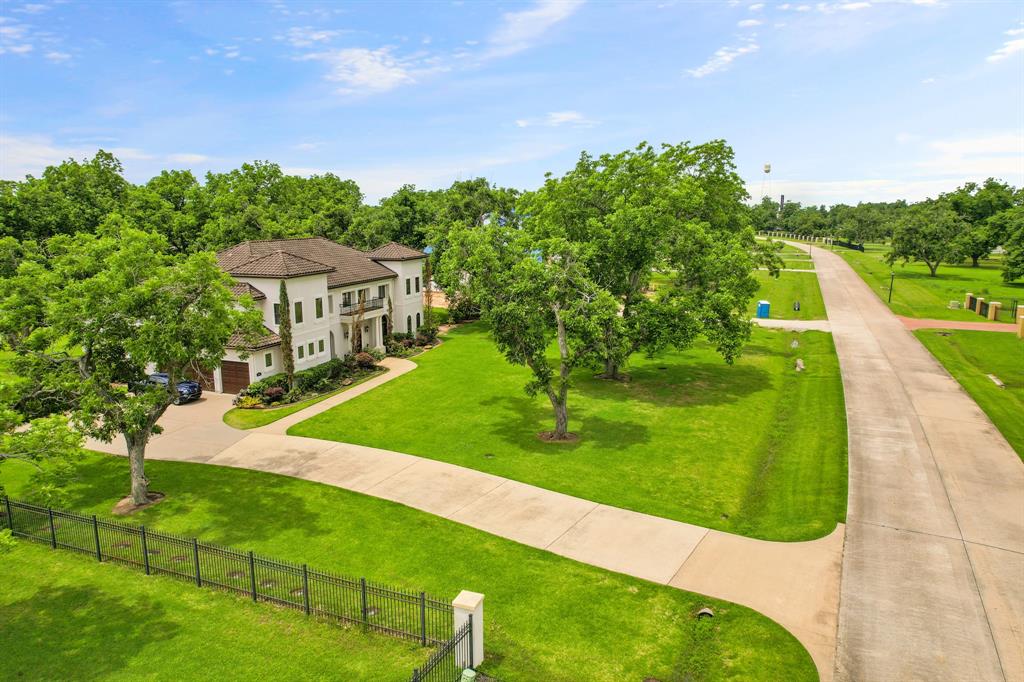 602 Orchard Lane, Sugar Land, TX 77498