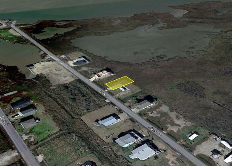 1246  Canal  Crystal Beach Texas 77650, 33