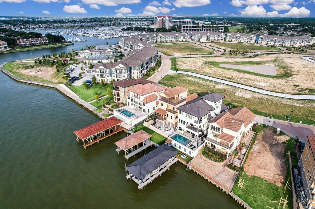 2466  Beacon Circle League City Texas 77573, League City