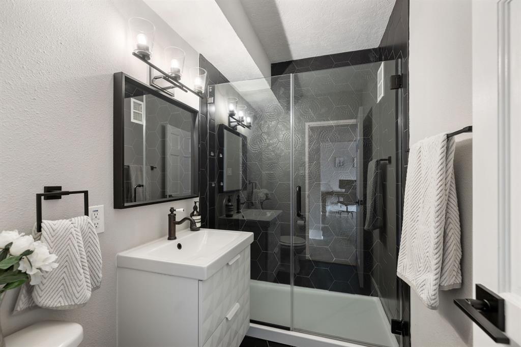 Photo #8: 15126162 Listing 