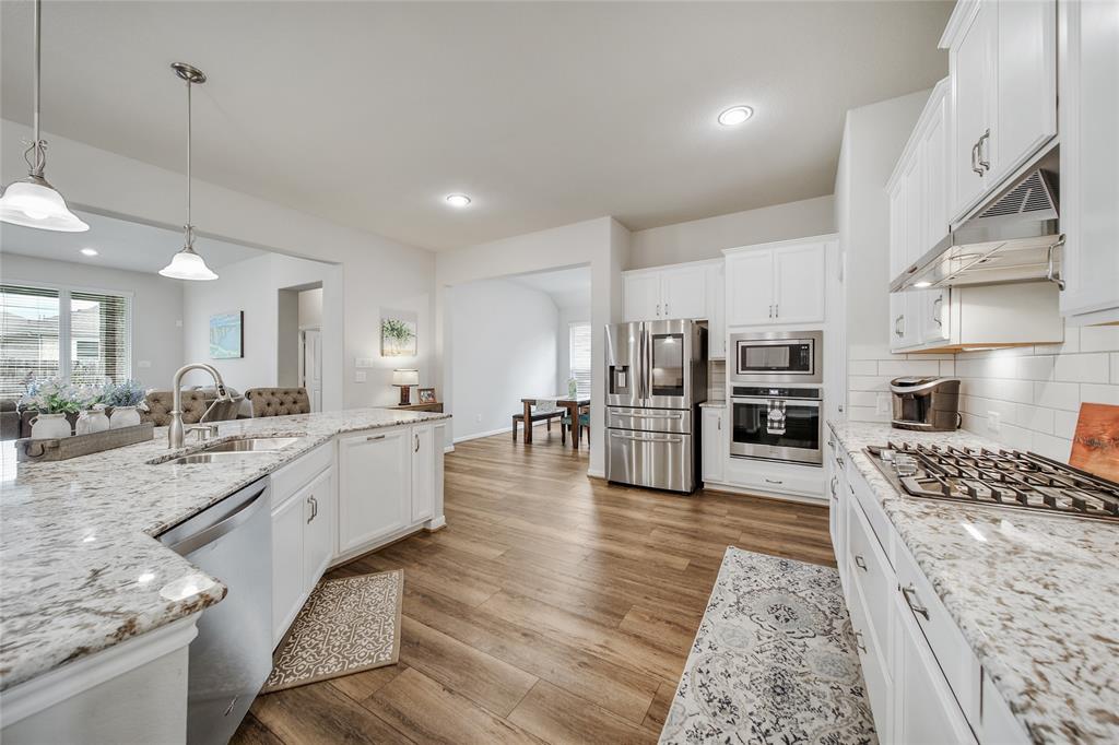 6011 Vineyard Creek Lane