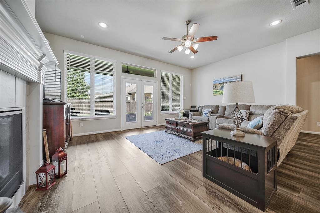 6011 Vineyard Creek Lane