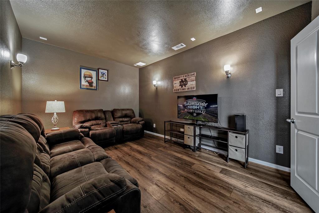 6011 Vineyard Creek Lane