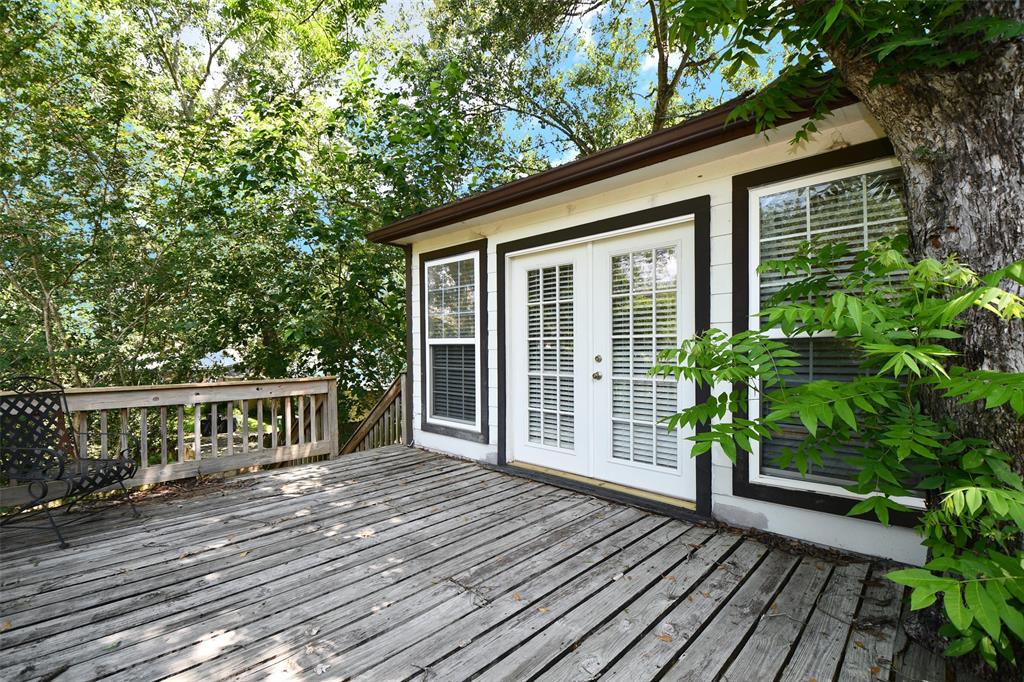 9301 Spring Branch Dr, Houston, TX 77080