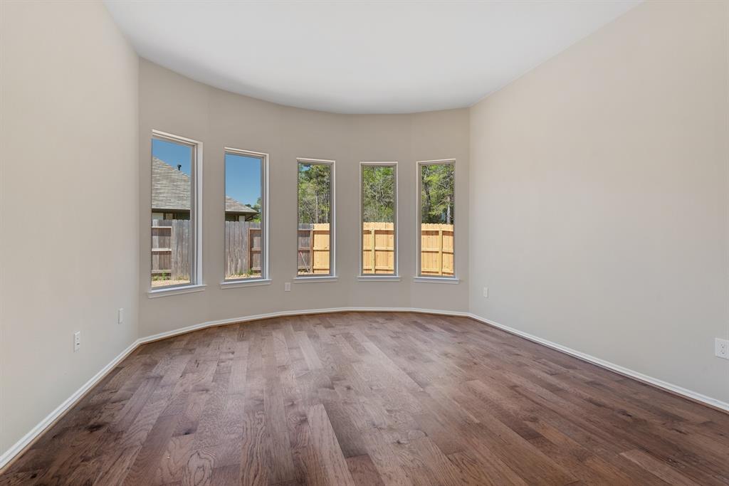 Bay window area in Master Suite offers lots of room for sitting or lounging area.