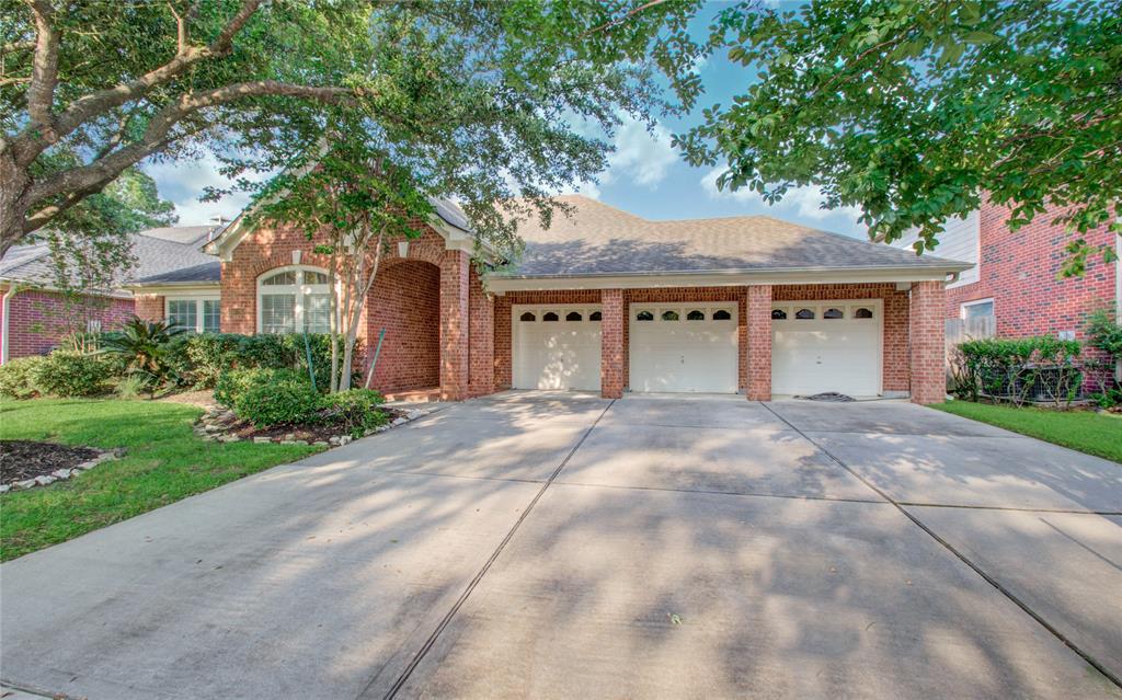 16026 Ashvale Drive, Tomball, TX 77377