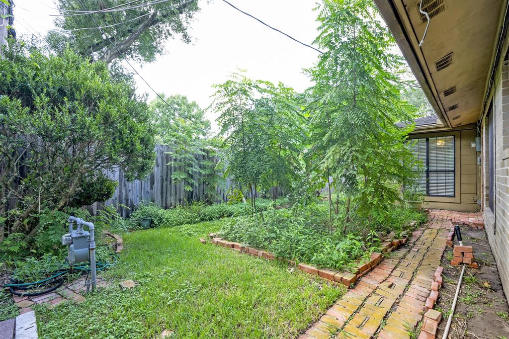 5147 Beechnut Street, Houston, TX 77096