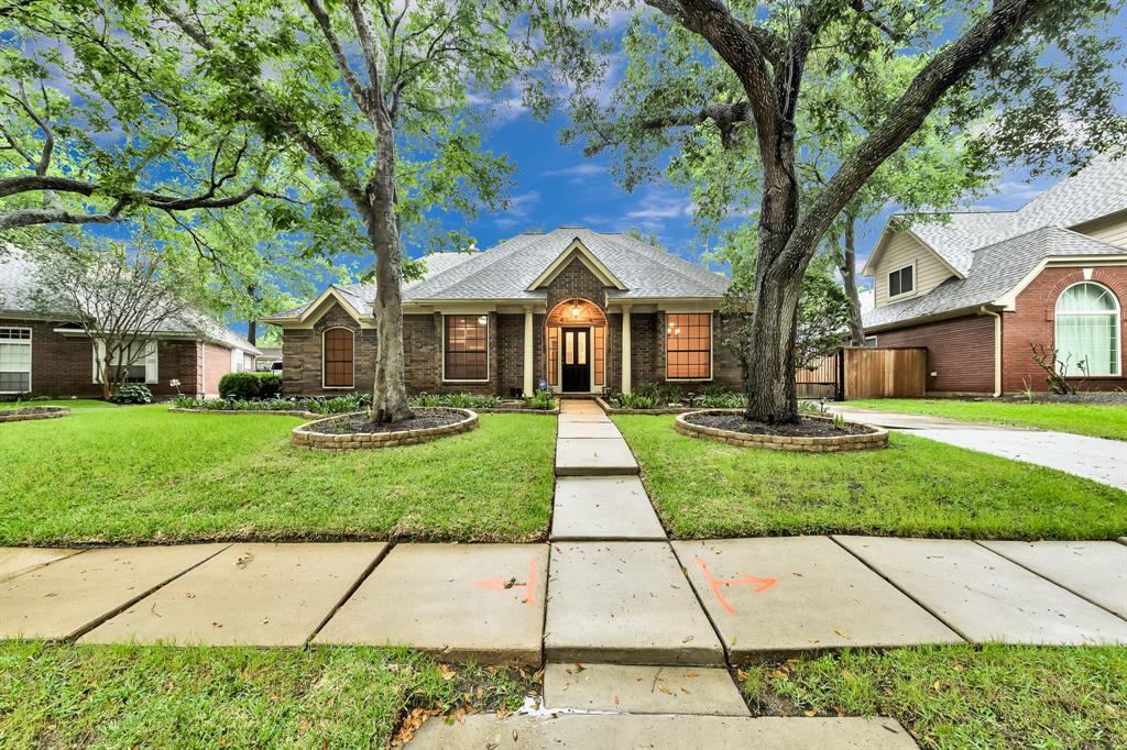 6607 Cypress Vlg DR