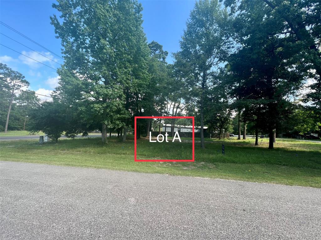 Corner lot off FM 3186 and Uvald at the entrance to Twin Harbor Subdivision.