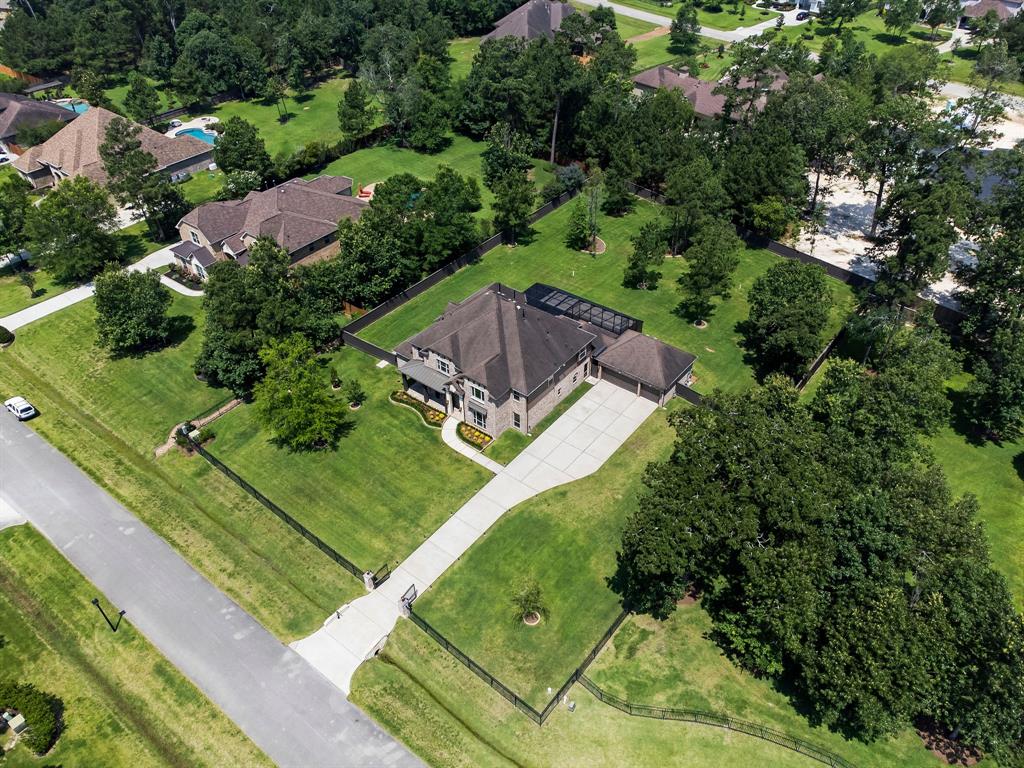 Enjoy a quiet lifestyle tucked away on a cul de sac.