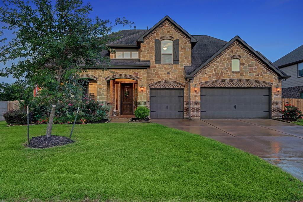 1501 Royal Field Lane, Friendswood, TX 77546