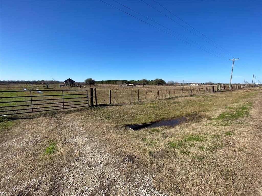 6006 Fm 686, Dayton, TX 77535