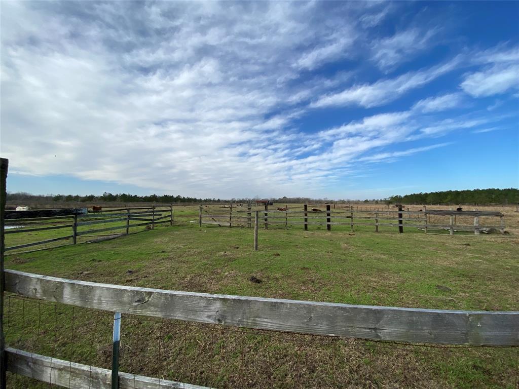 6006 Fm 686, Dayton, TX 77535