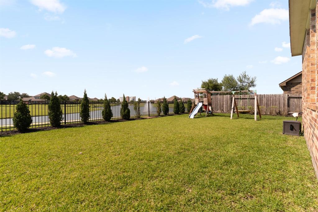 2870 Ginger Cove Ln, League City, TX 77539