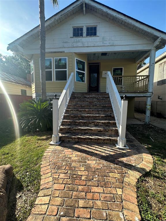 816  Sealy Street Galveston Texas 77550, 33