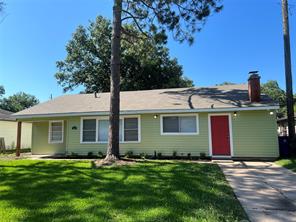 1220 Chevy Chase, Angleton, TX 77515