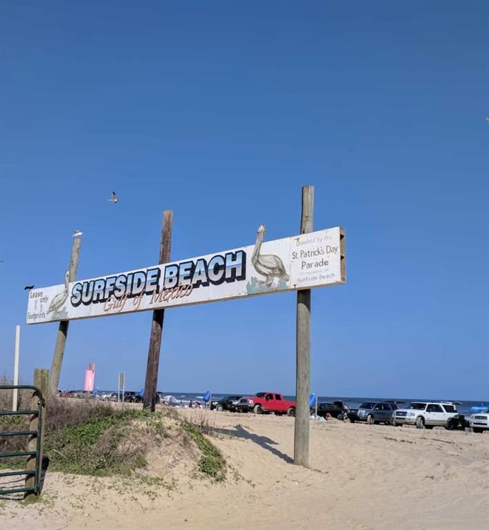 WELCOME TO PARADISE IN SURFSIDE BEACH WHICH IS JUST 30  MINUTES AWAY