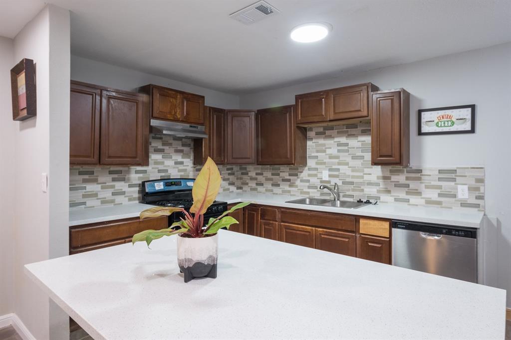 221 Wellington Street, Houston 221 Wellington Street Houston Texas 77076, 9