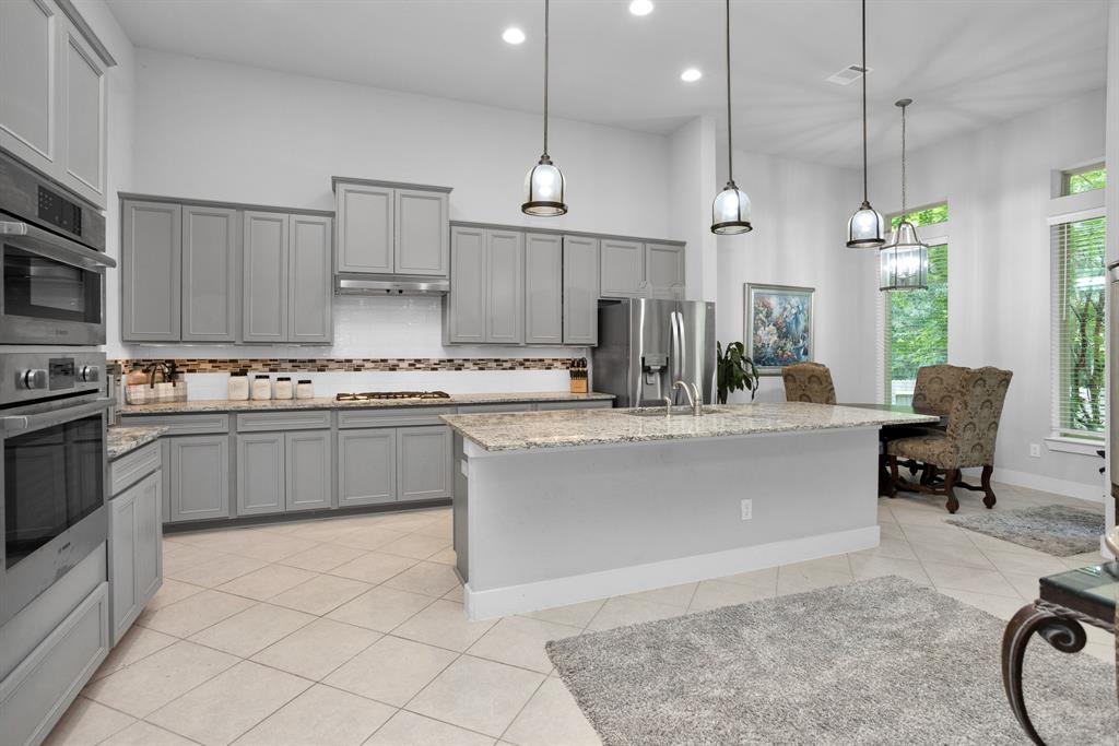Lots of Cabinets with Plenty of room for Storage.