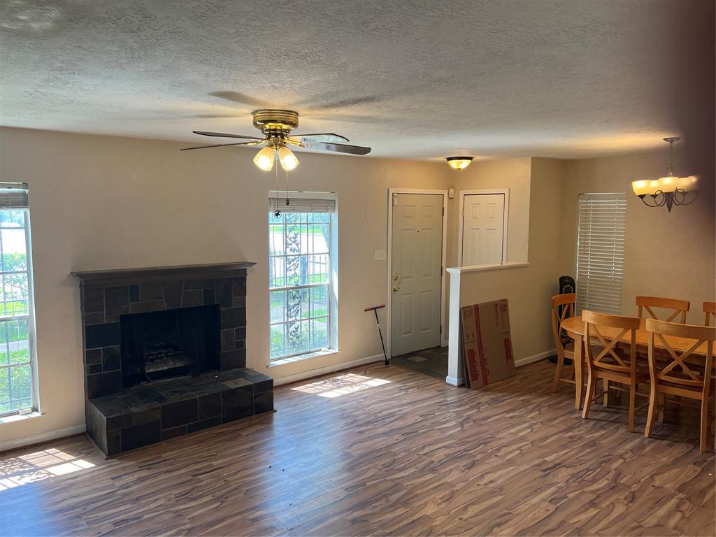 2008 E James St, Baytown, TX 77520