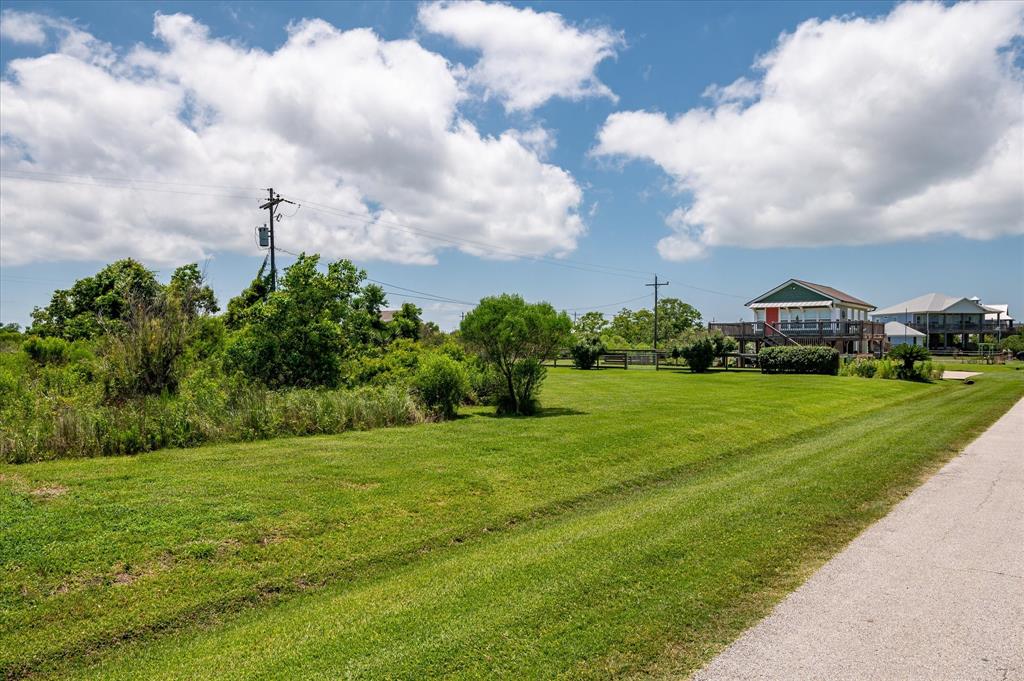 1011 Honeysuckle  , Crystal Beach, Texas image 4