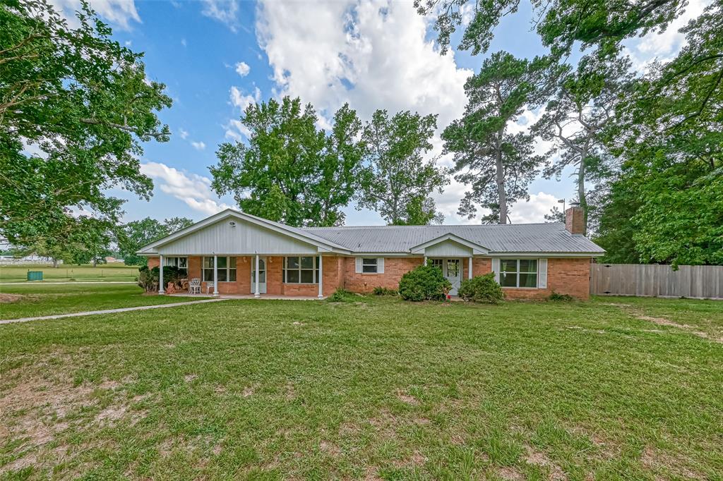 810 State Highway 150 Hwy, New Waverly, TX 77358