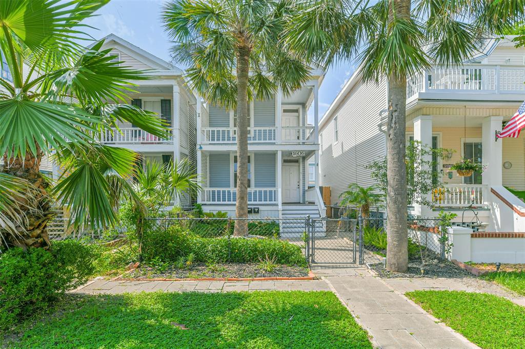 1606  Avenue M  Galveston Texas 77550, 33
