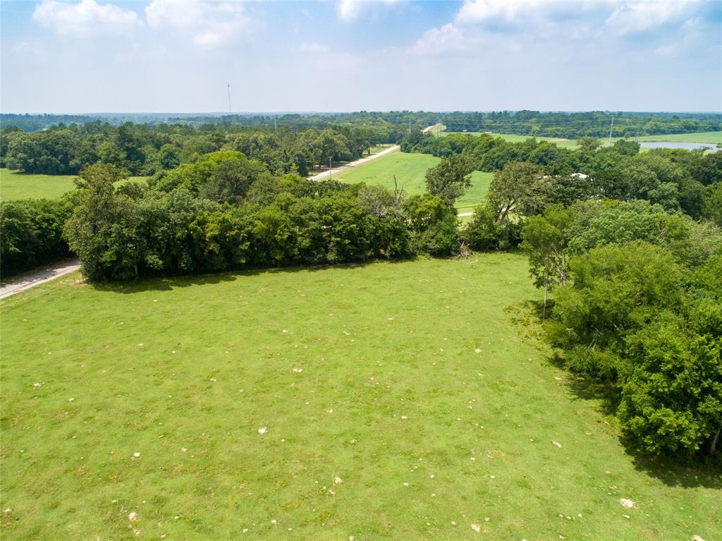 817 Jones Rd, New Waverly, TX 77358