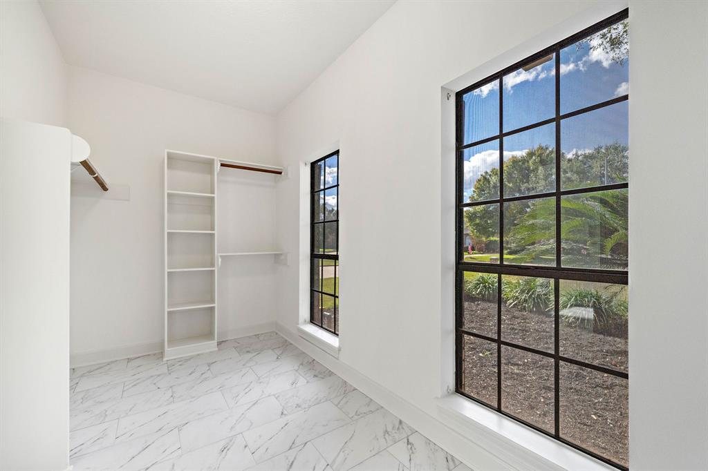5450 Woodbury