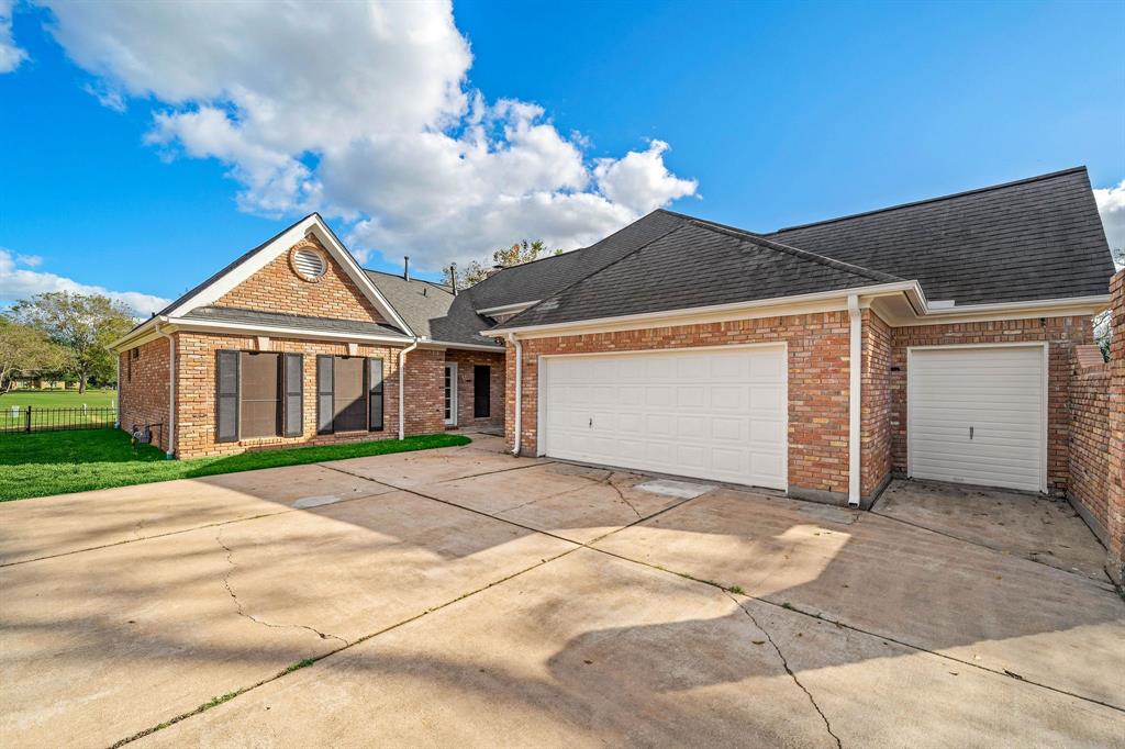 5450 Woodbury