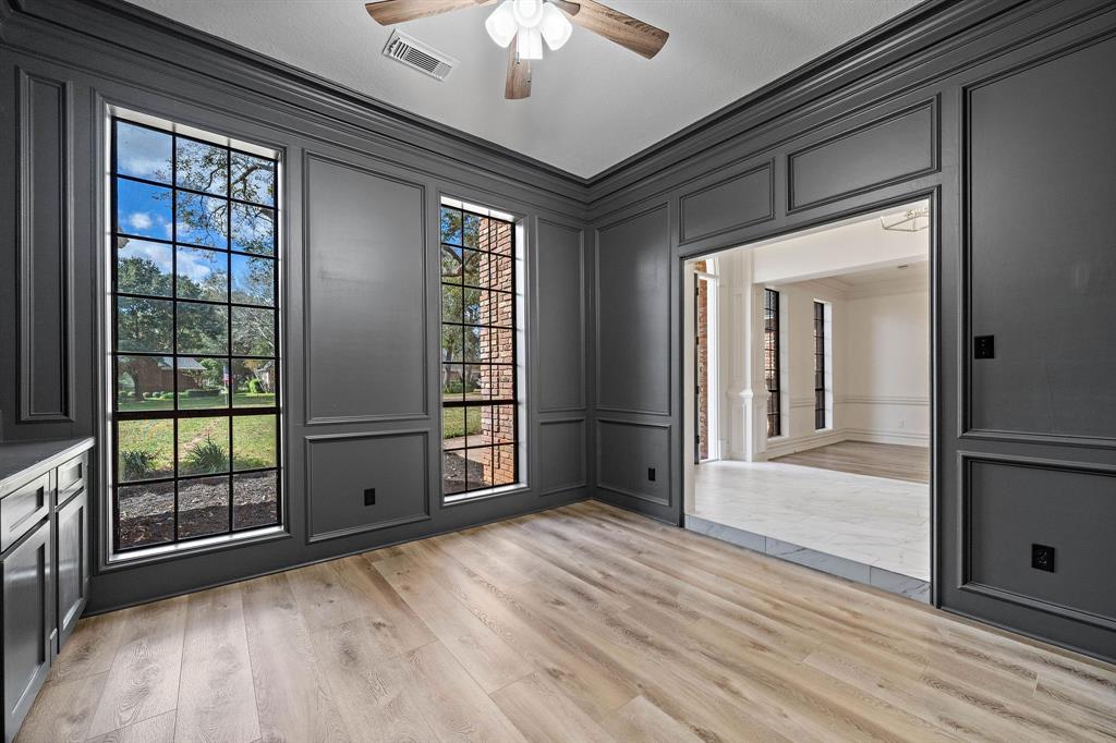 5450 Woodbury