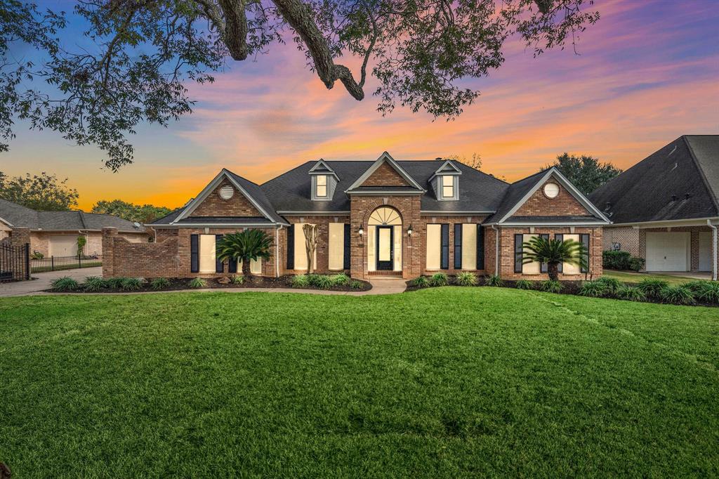 5450 Woodbury