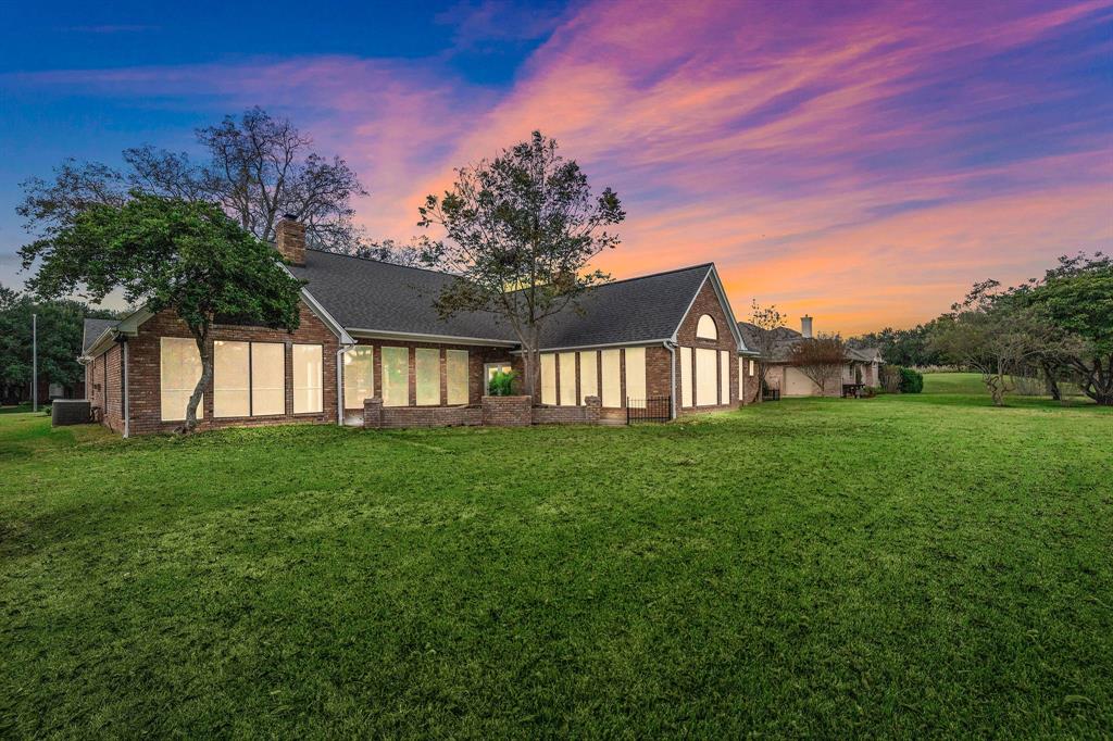 5450 Woodbury