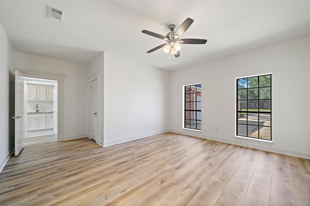 5450 Woodbury