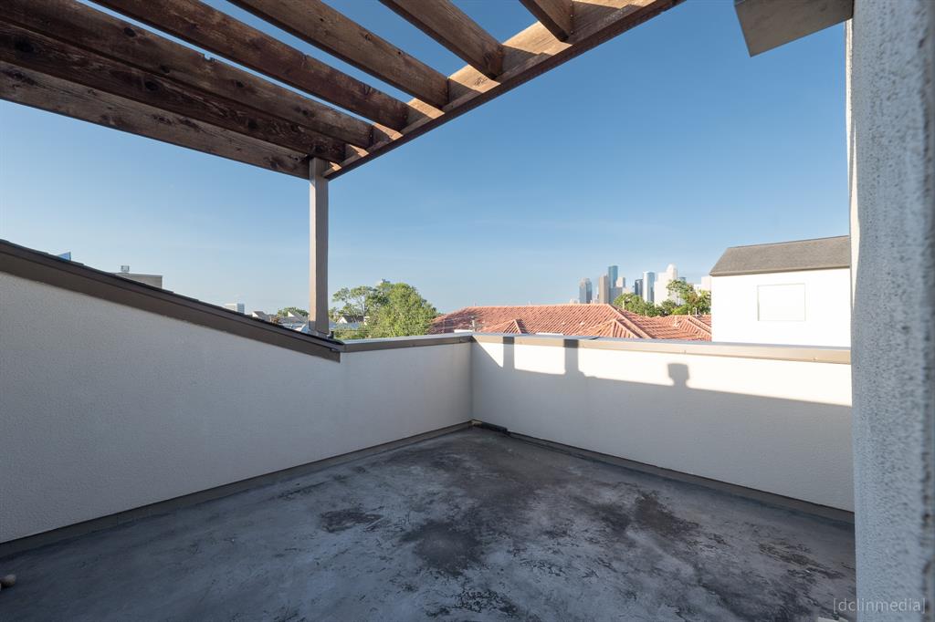 2110  Crocker  Houston Texas 77006, 16