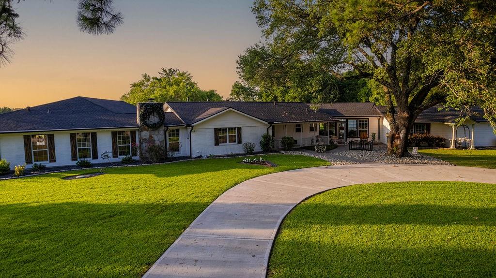 10740 Shepard Hill Rd, Willis, TX 77318