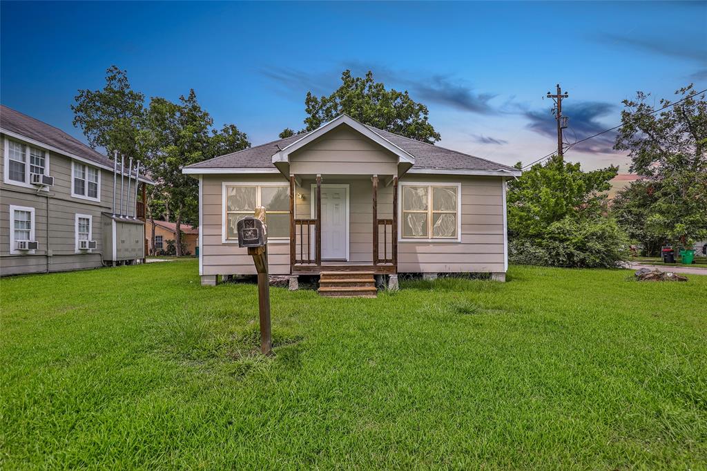 200 W Republic Avenue Baytown Texas 77520, 2