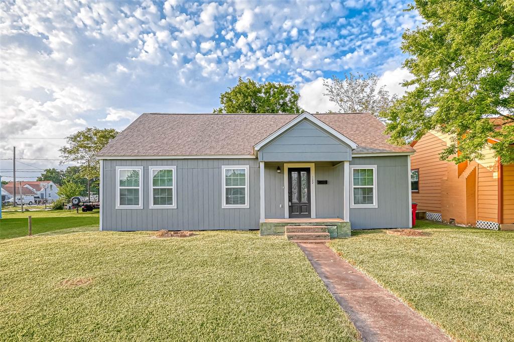 1122 W 5th Street Freeport Texas 77541, 5
