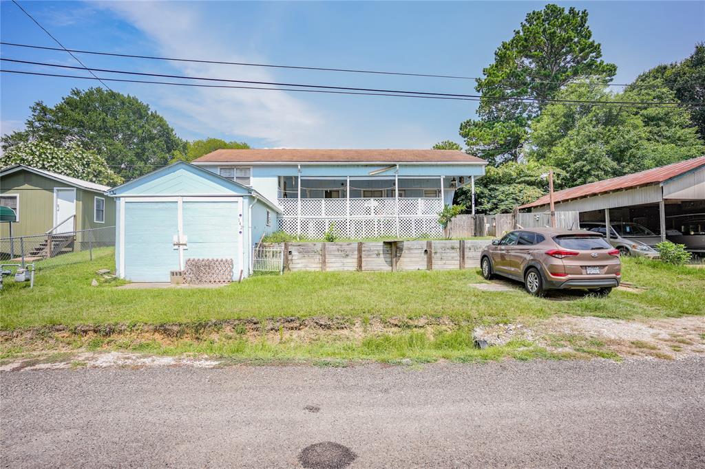 142 W Lakeview Wood  Onalaska Texas 77360, 44
