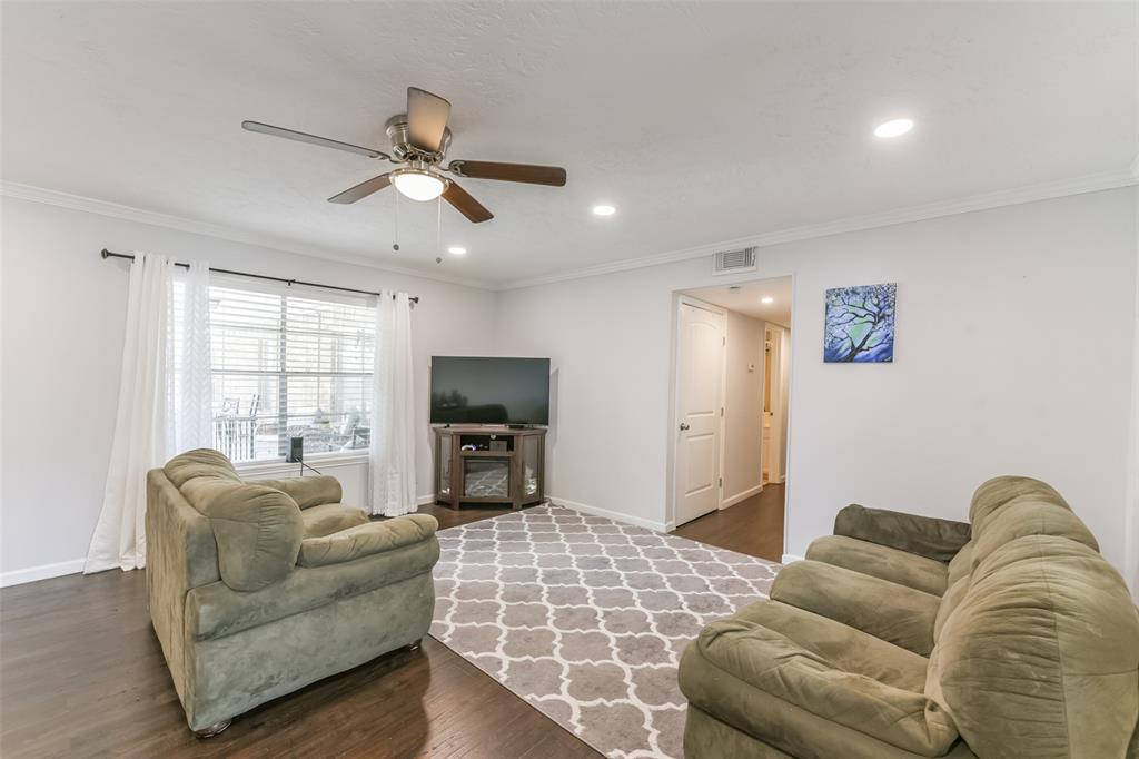 Photo #11: 37018115 Listing 