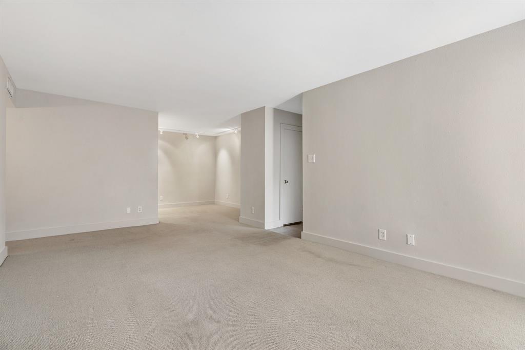 Photo #5: 18758819 Listing 