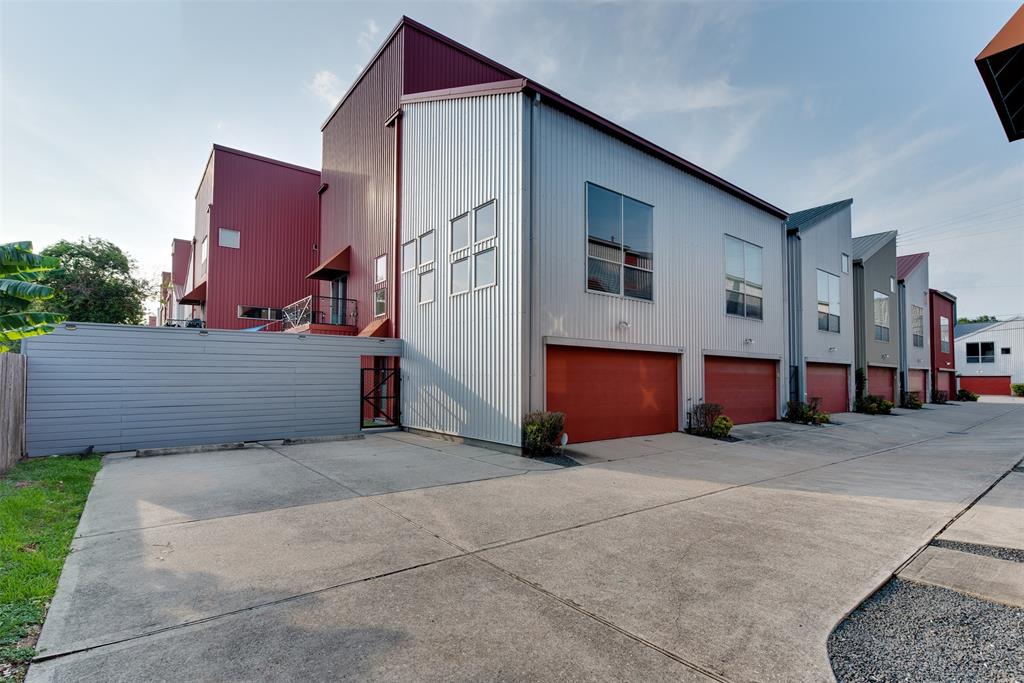 3048  Commerce Street Houston Texas 77003, 4