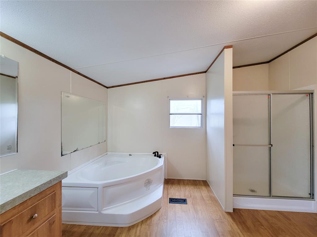 12807 Live Oak Ln, Old RiverWinfree, TX 77535