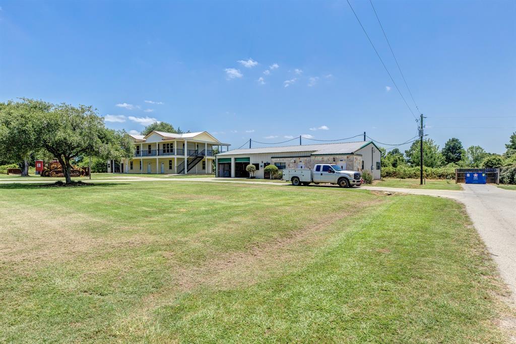 37557 Meadowview Dr, Hempstead, TX 77445