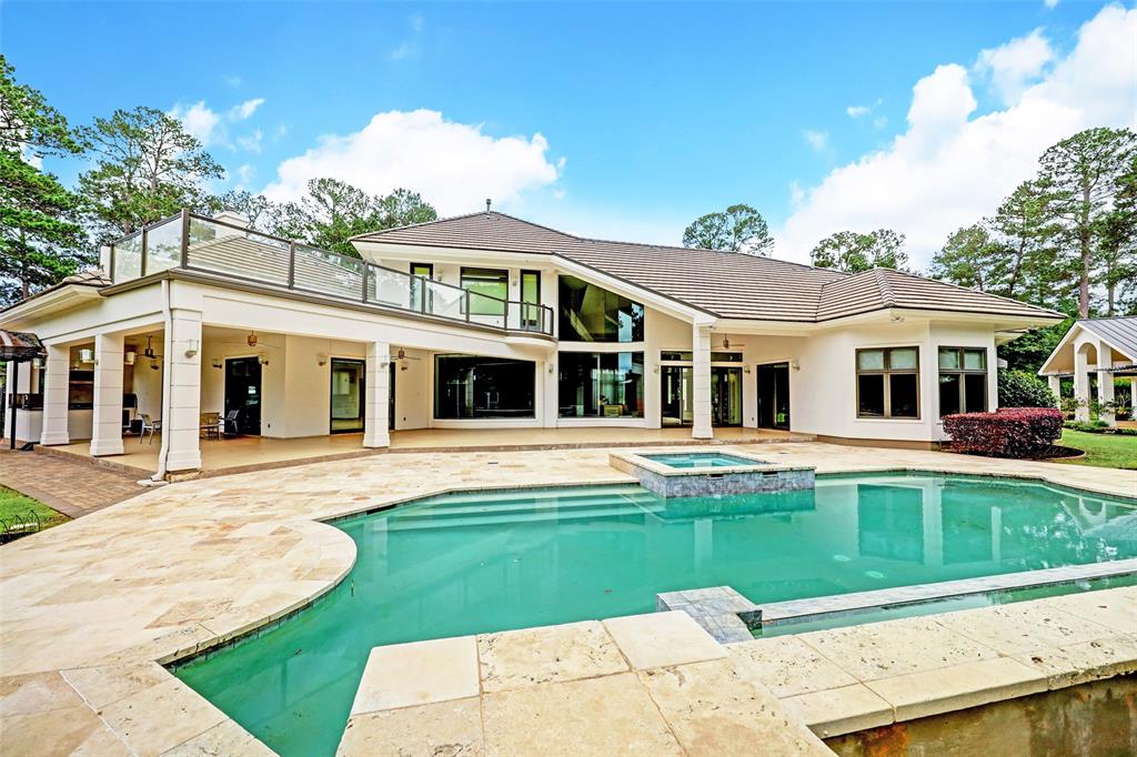 11 Saddlebrook Court, Tomball, TX 77375