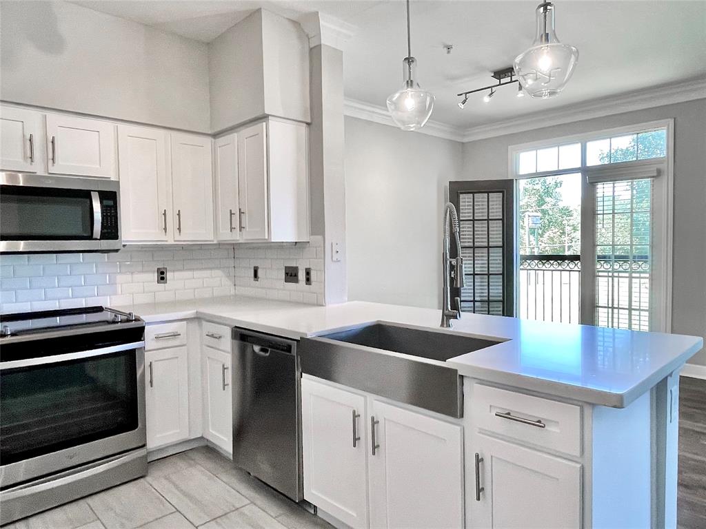 15200  Memorial Drive Houston Texas 77079, 23