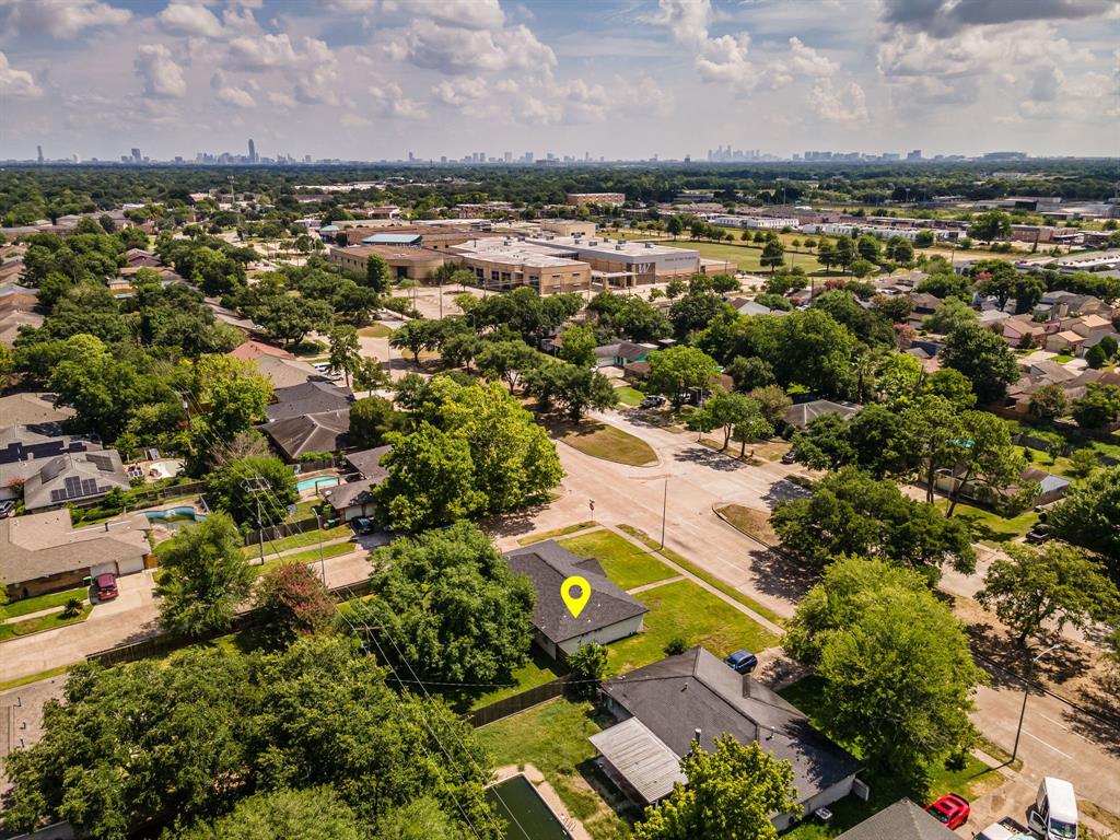 12202 Chimney Rock, Houston, TX 77035