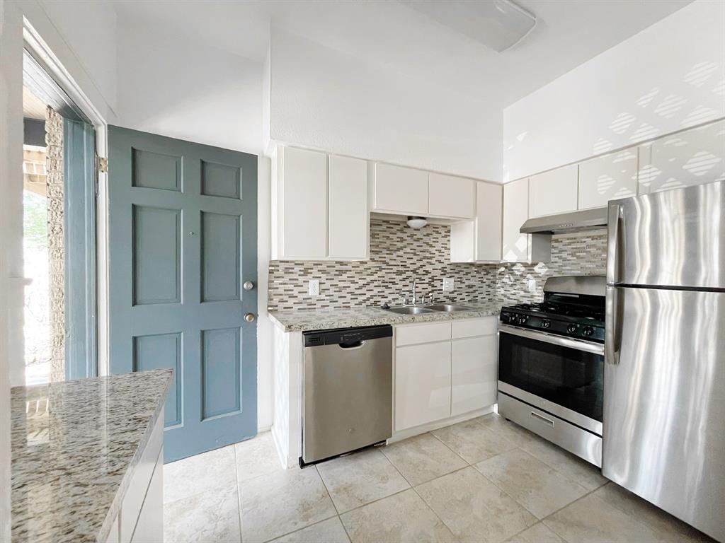 2528  Driscoll Street Houston Texas 77019, 16