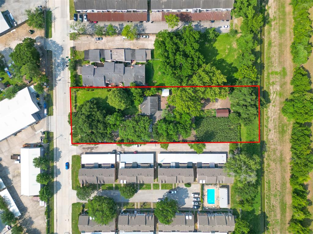 1903 Sherwood Forest Street, Houston 1903 Sherwood Forest Street Houston Texas 77043, 24